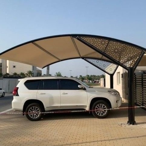 ساتر قماش زخرفي بعمود واحد في حي القبلتين بالمدينة المنورة